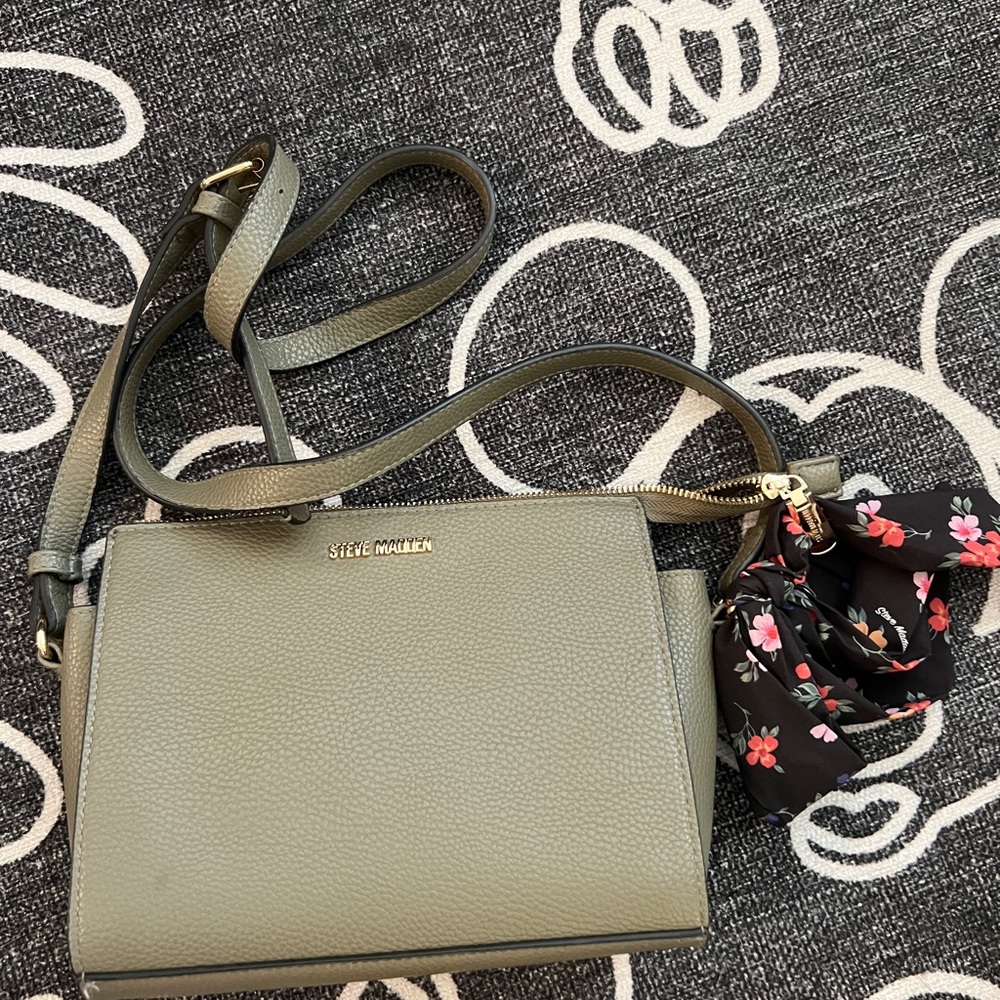 Steve Madden green purse
